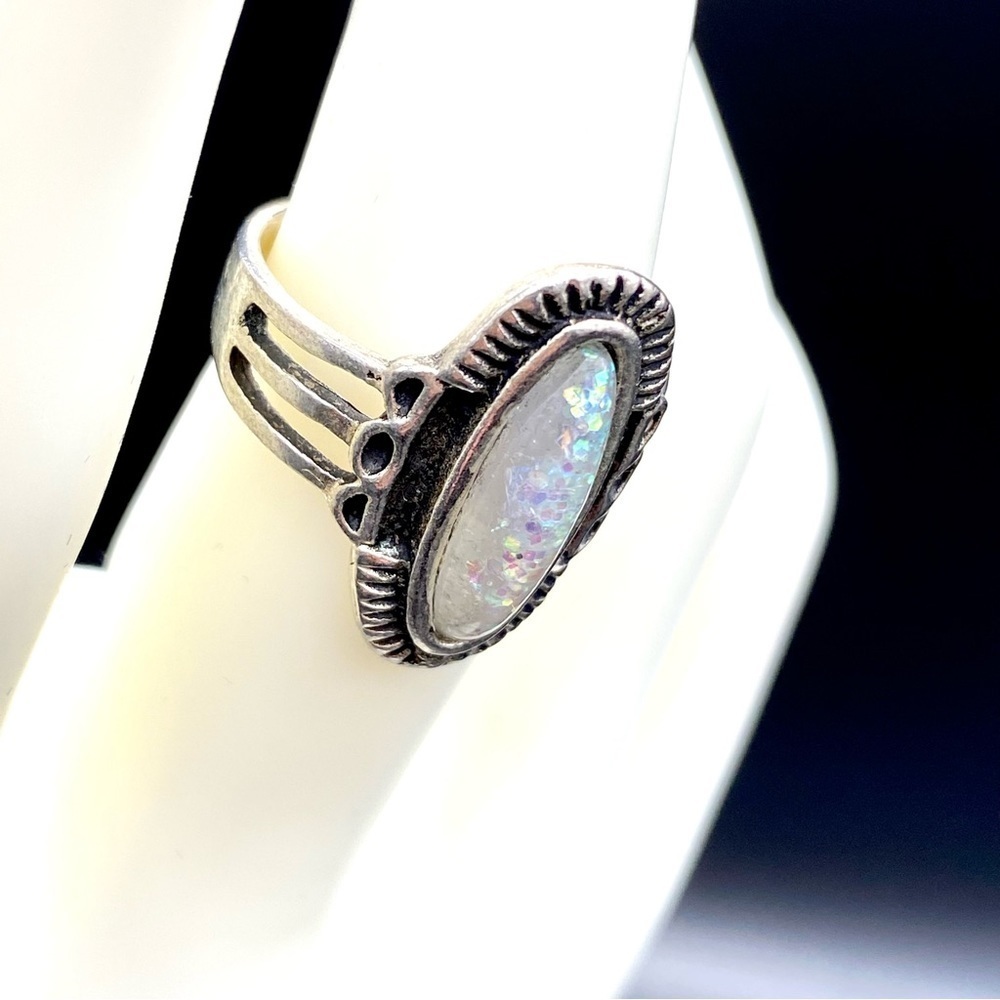 OPALESCENT SILVER RING SIZE 7 - Picture 4 of 4